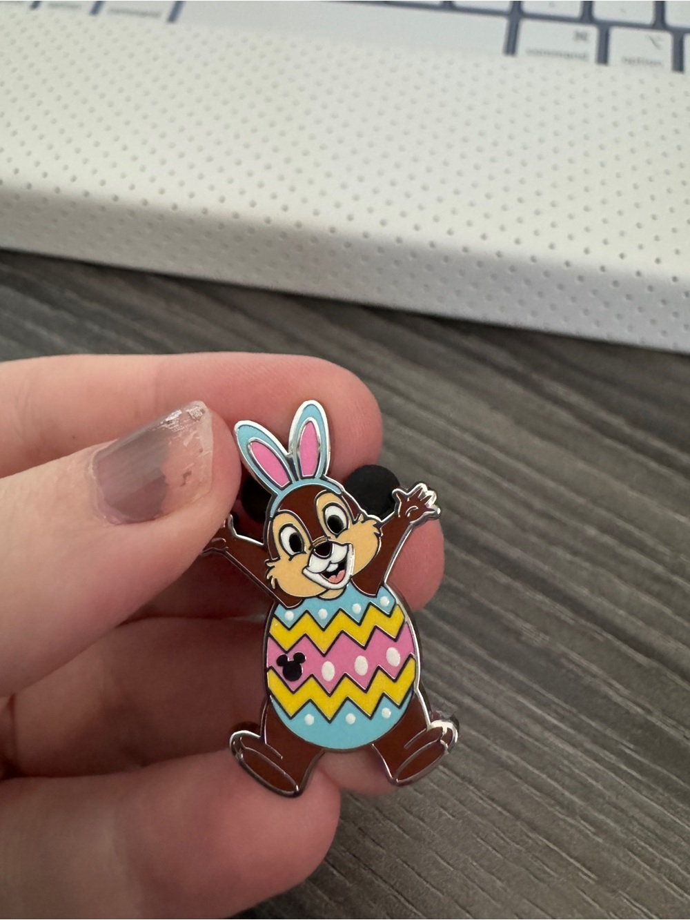 WDW Disney World Pin 2026 Hidden Mickey Wave A Holiday Chip Easter Egg
